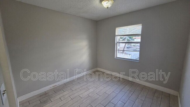 Photo - 7210 N Manhattan Ave Unit APT 1021