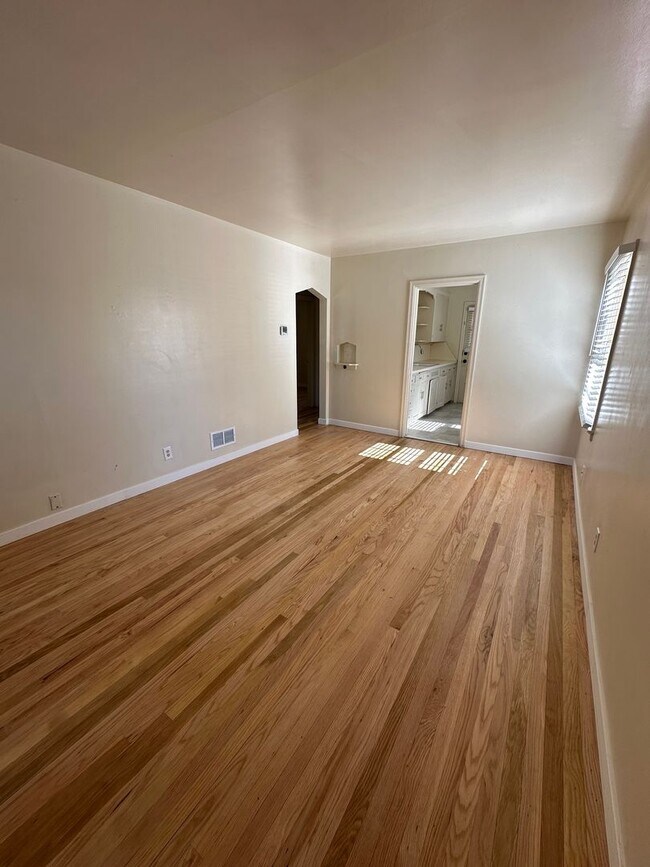 Photo - MOVE IN SPECIAL! 2 WEEKS RENT FREE WITH A ...