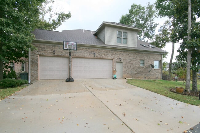 Photo - 27 Carriage Hill