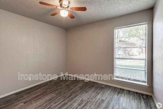 Building Photo - 5323 E 47th Pl Unit #5-H Rental