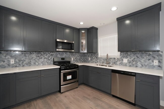 Photo - 7199 S La Cienega Blvd Unit 7201