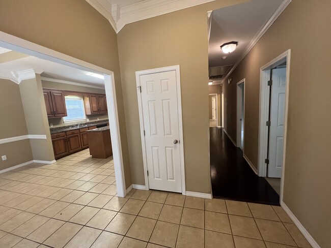 Photo - 1013 Dickenson Ave