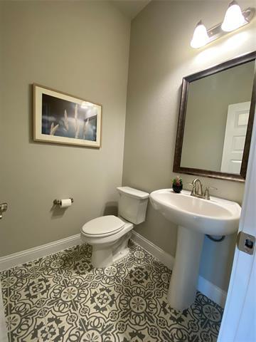 Photo - 209 Johnson St