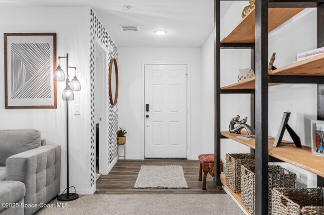 Photo - 324 Alminar Ave SE