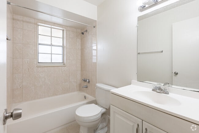 2BR, 2BA - 1,000SF - Second Bathroom - Rex Terrace