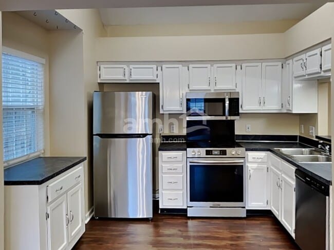 Photo - 5606 Royal Ct