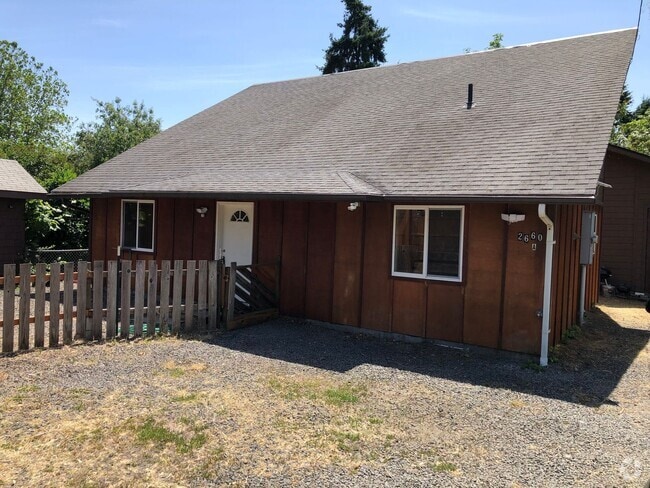 Building Photo - 2660 Edison St Unit Front Rental