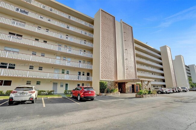Building Photo - 1001 NE 14th Ave Unit 704 Rental
