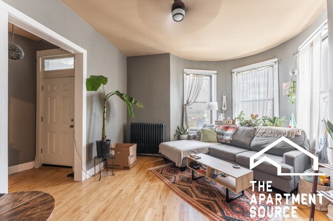 Building Photo - 3109 W Augusta Blvd Unit 1R