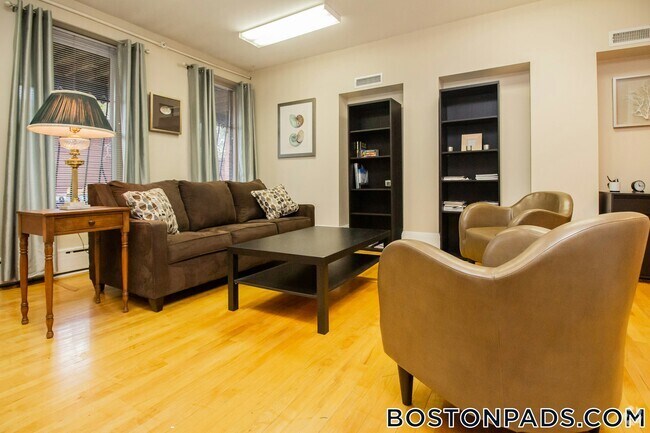 Building Photo - 290 Beacon St Rental
