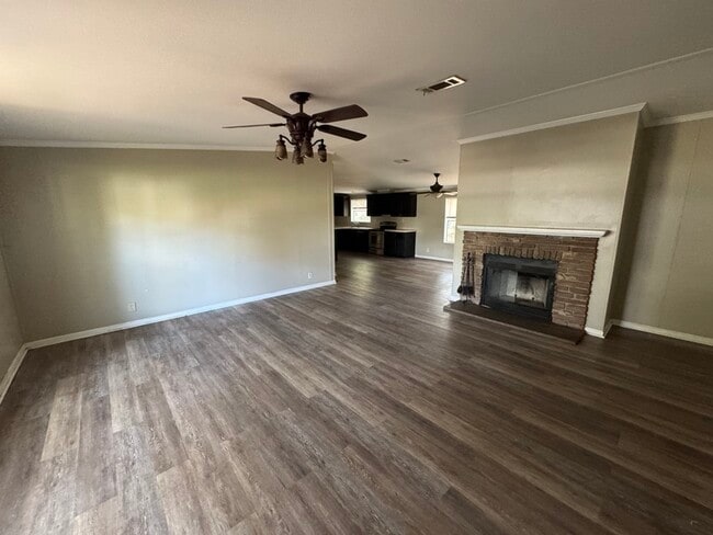 Photo - 237 Temple Cir W