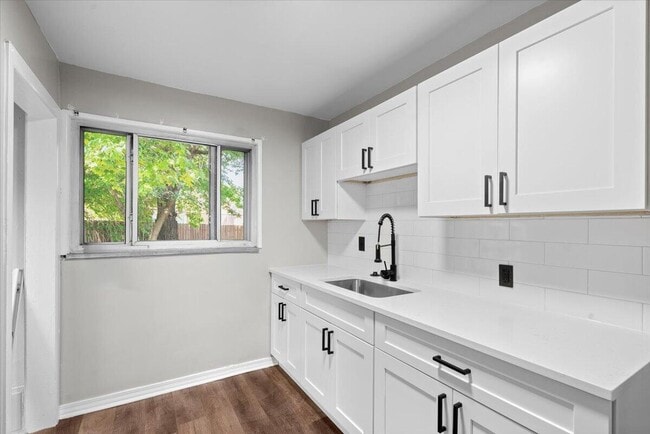 Photo - 16682 Tracey St