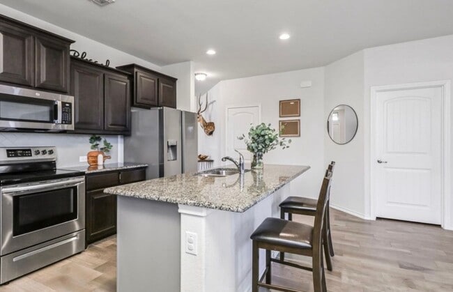 Photo - 1831 Creekwood Dr