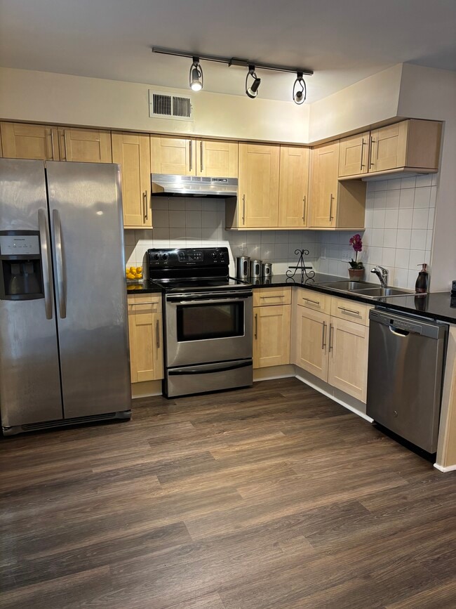 Photo - 3246 Wesley Ave