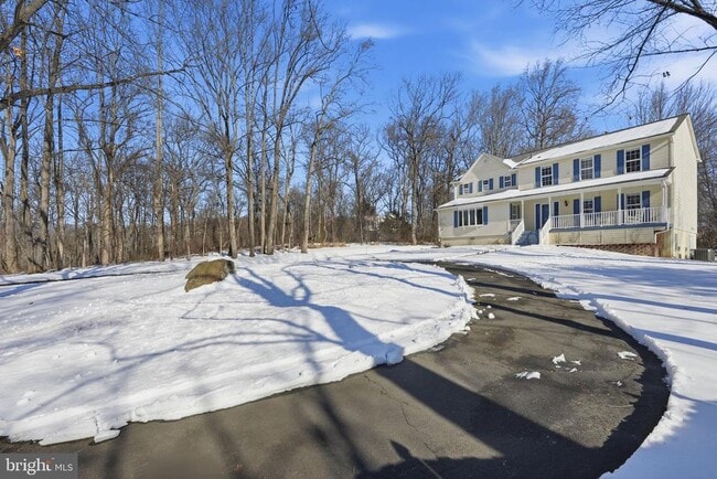 Building Photo - 35298 Scotland Heights Rd