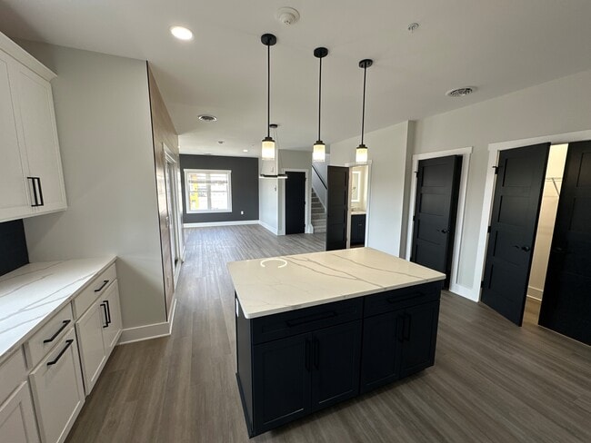 Townhome 2BR 2.5 BA