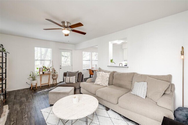 Photo - 3503 Larchmont Cove