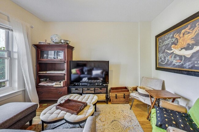 Photo - 2700 N Artesian Ave