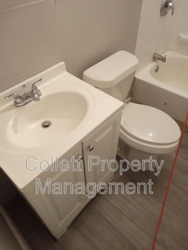 Photo - 3912 Archwood Ave