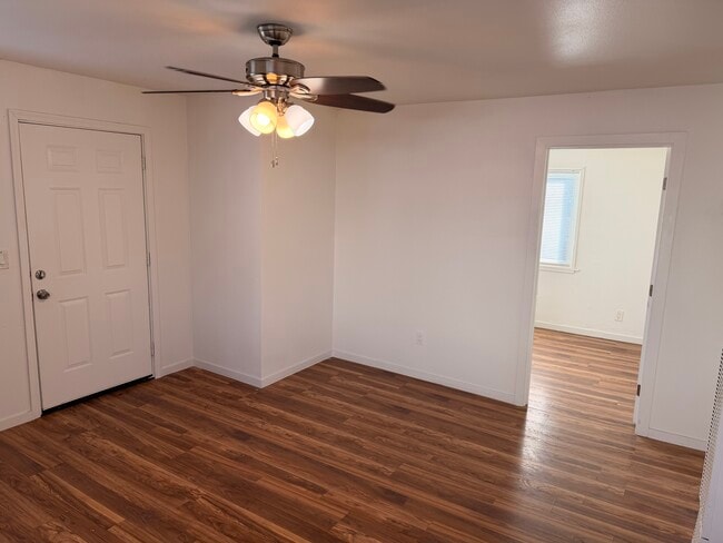 Photo - 119 W 19th St