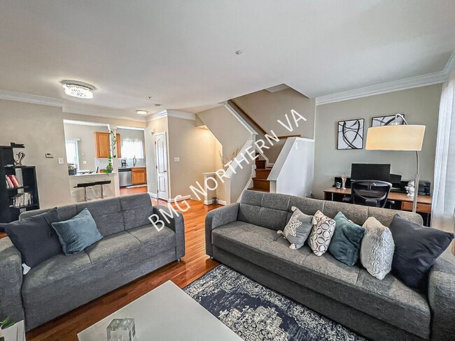 Photo - 110 Cahill Dr