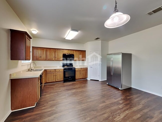 Photo - 256 Poplarwood Dr