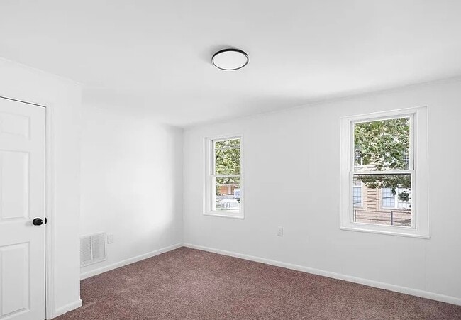 Photo - 310 S Claymont St