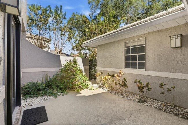 Photo - 470 Devon Pl