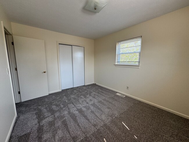 Photo - Renovated 2 bedroom Duplex!