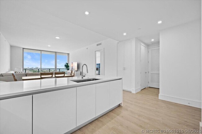 Photo - 220 Lake Shore Dr Unit 1513