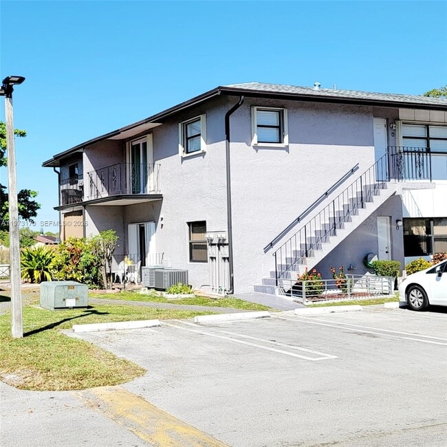 Photo - 13271 SW 17th Ln Unit 6-25