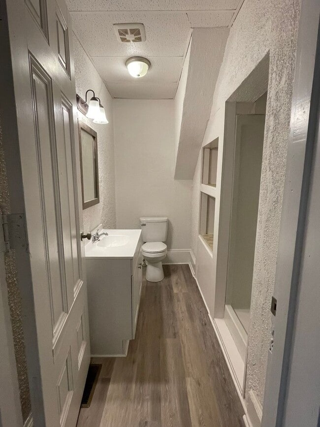 Photo - 150 Walnut St Unit Apt A