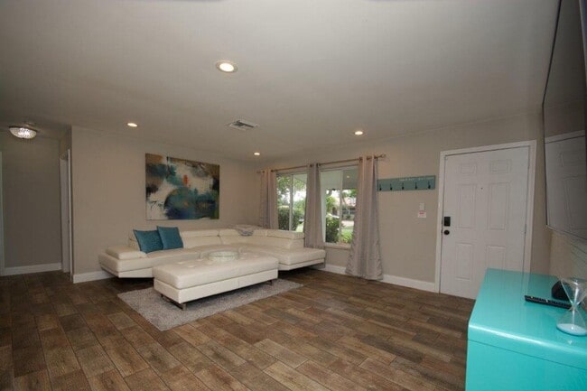 Photo - Step Into Sunshine: Modern Charm Meets Coa...