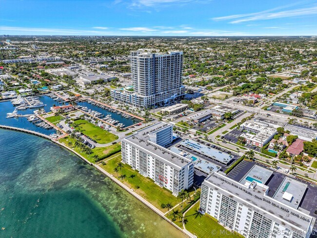 Photo - 301 Lake Shore Dr Unit 302