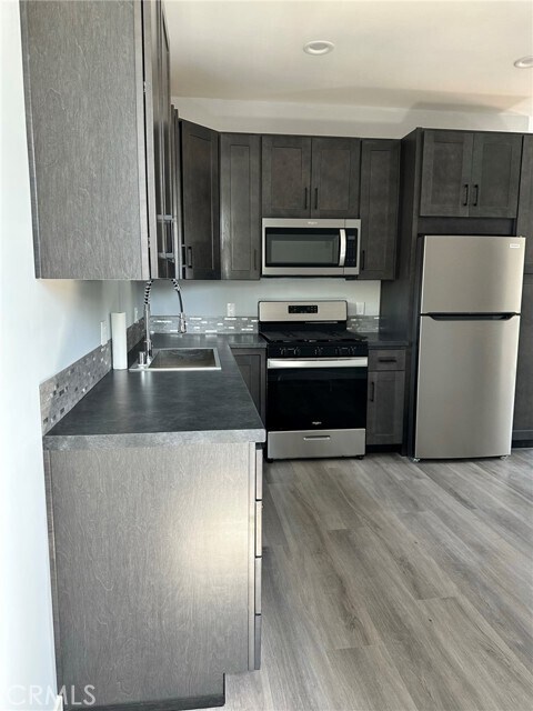 Photo - 331 E Ellis Ave