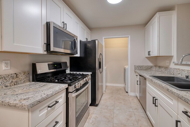 1 BEDROOM CONDO FLAMINGO/BUFFALO - BRAND N... - 1 BEDROOM CONDO FLAMINGO/BUFFALO - BRAND N...