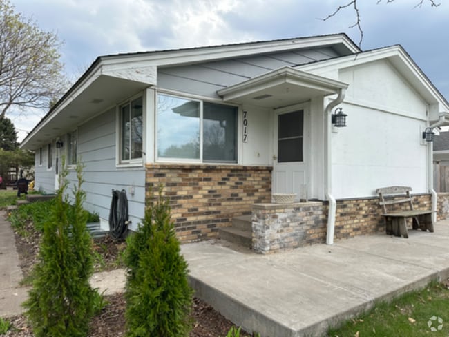 Building Photo - 7017-74 1/2 74th 1/2 Ave N Unit 7017 Rental