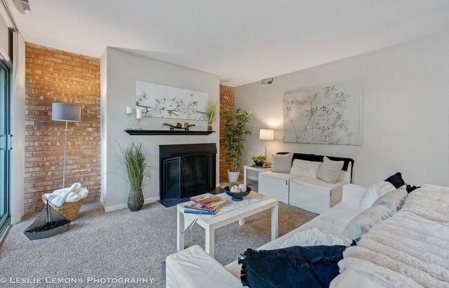 Photo - 5811 Oakwood Dr Unit D