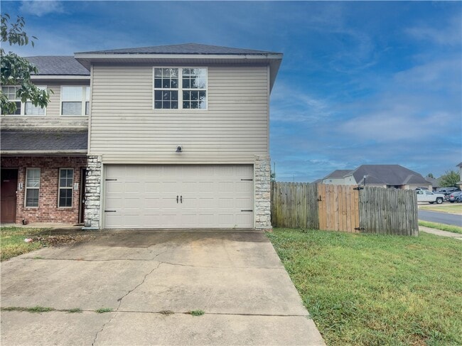 Building Photo - 3207 SW Amberwood Ave