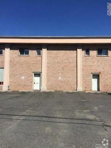 Building Photo - 2572 Merrick Rd Rental