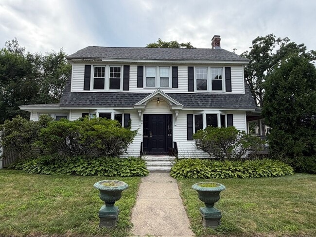Building Photo - 184 Hartford Terrace