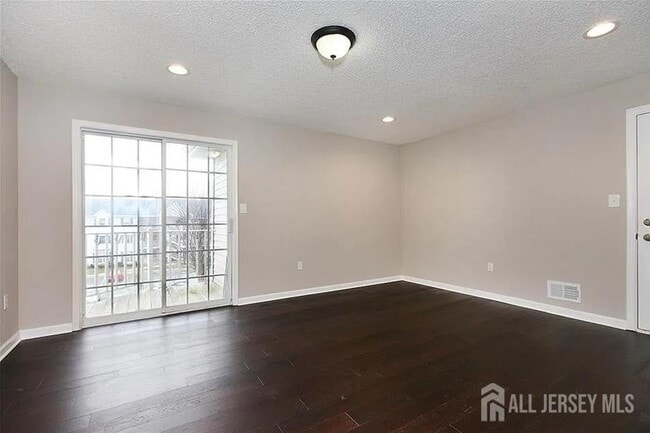 Photo - 155 Darwin Ln