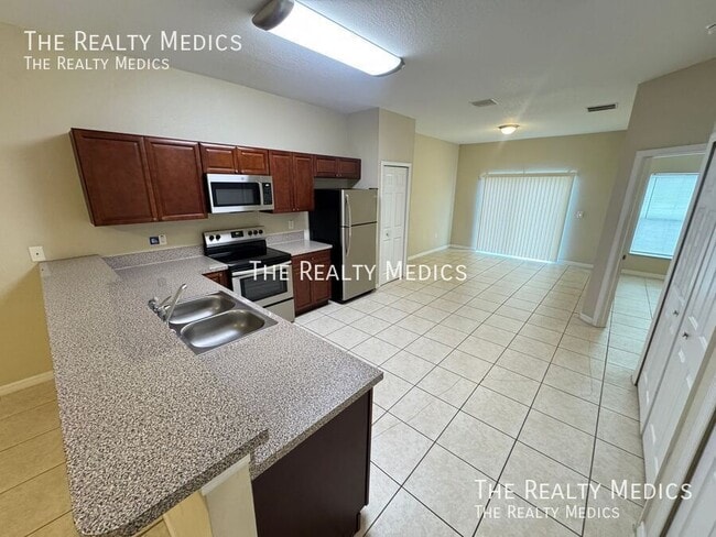 Photo - 548 Albatross Dr