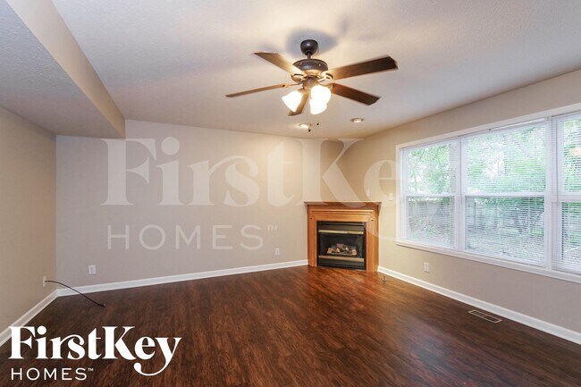 Photo - 944 Breaside Ln