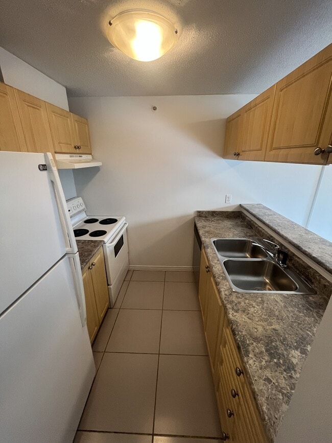 Photo - 1278 Granville St