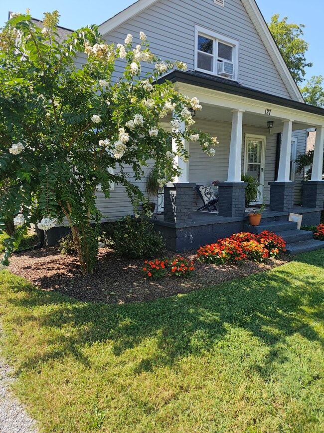 Building Photo - 127 E Park Ave Unit A