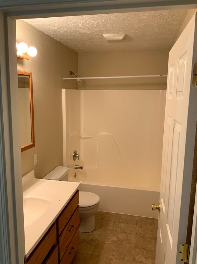 Photo - 4 Bedroom 2 Bathroom Home Near Thurston