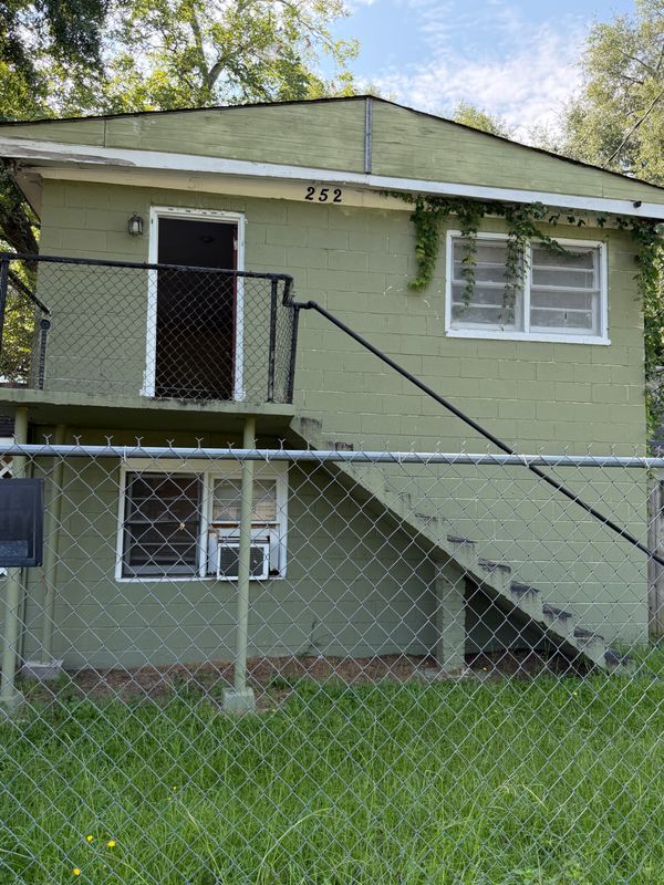 Building Photo - 252 Margaret Ave