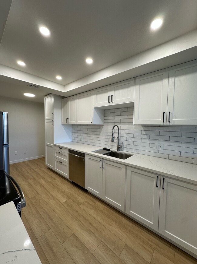 Building Photo - 8828 Pershing Dr Rental
