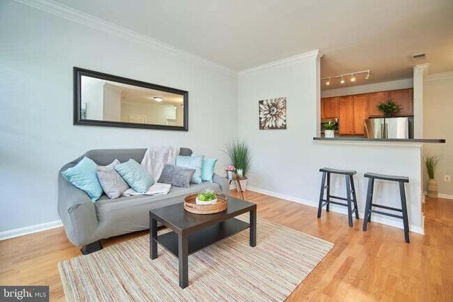 Photo - 4862 Eisenhower Ave Unit 362